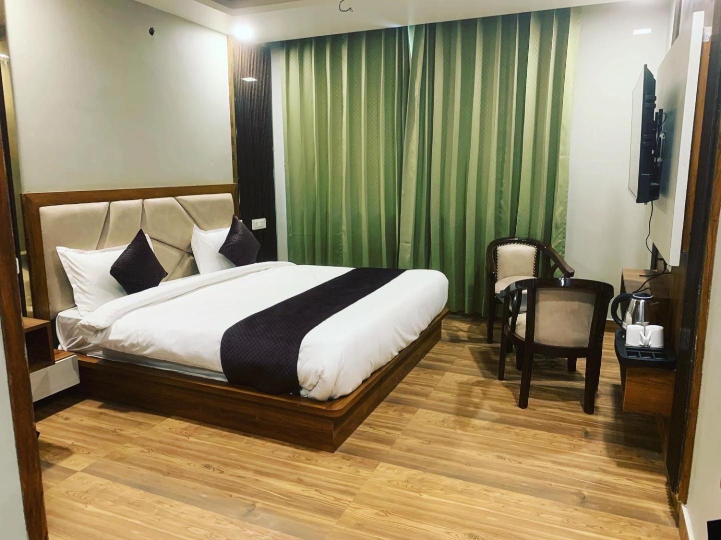 Hotel & Hostel Vimal Ganga Rishīkesh Eksteriør bilde
